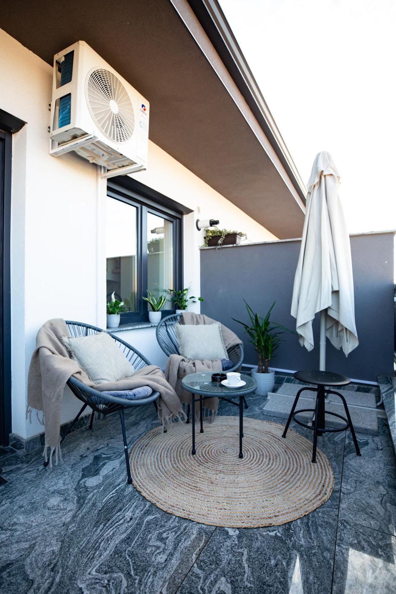 Unique City View Apartment Balcony & Parking Space Cluj-Napoca Ngoại thất bức ảnh